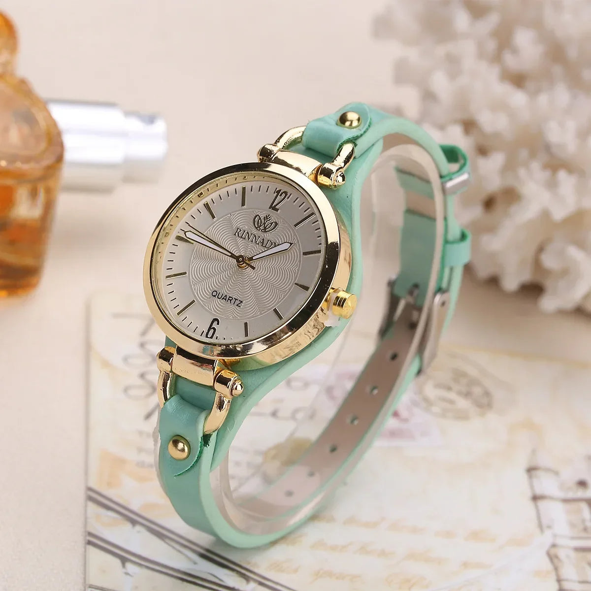 Damen Vintage Style Uhr - Zweifarbig mit Verstellbarem Band