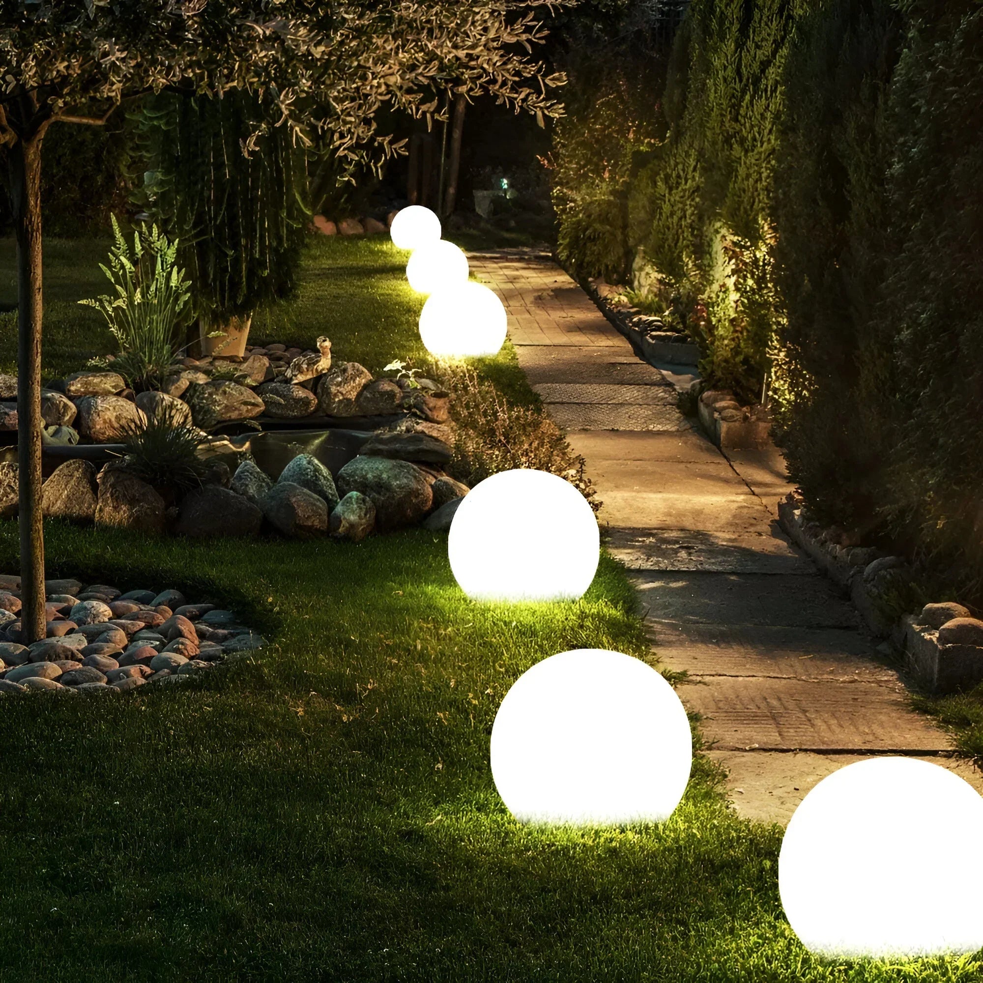 Kabellose Kugel-Gartenleuchte - Wetterfest & Wiederaufladbar