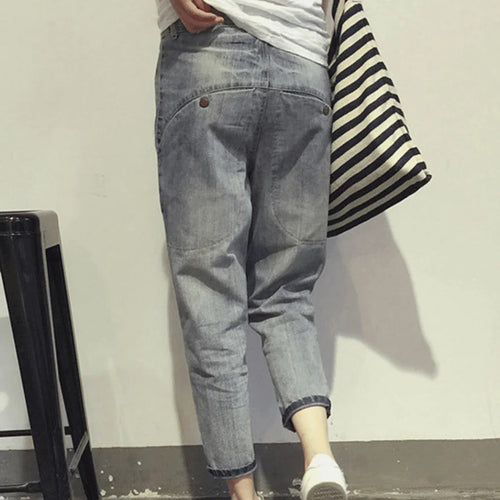 Damen Hellblaue Cropped Jeans in Waschung - Mittelhoher Bund & lockere Passform