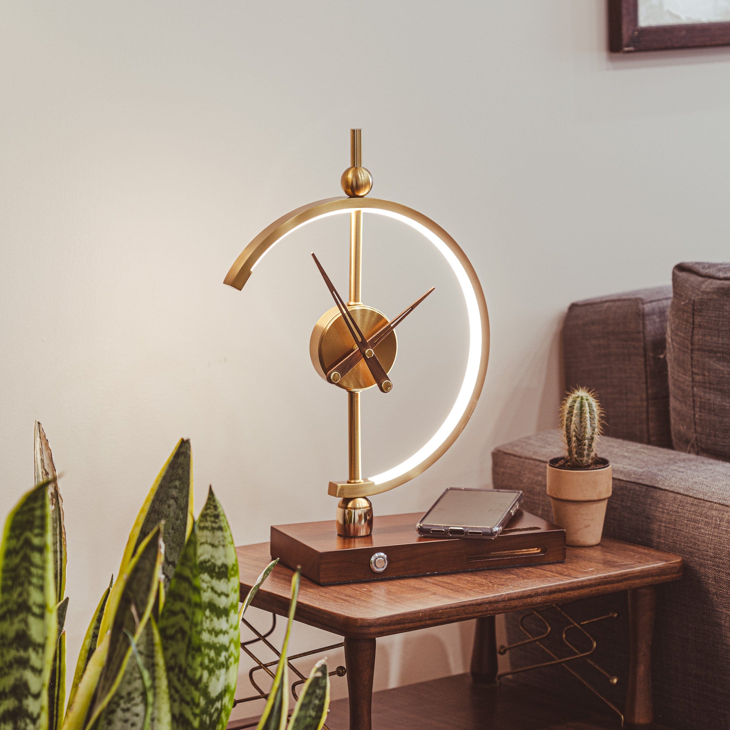 Luxus Tischlampe – LED-Licht & Kabelloses Laden