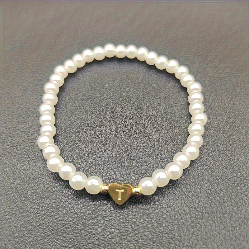 Damen Perlenarmband - Goldfarbener Herz-Buchstaben-Anhänger