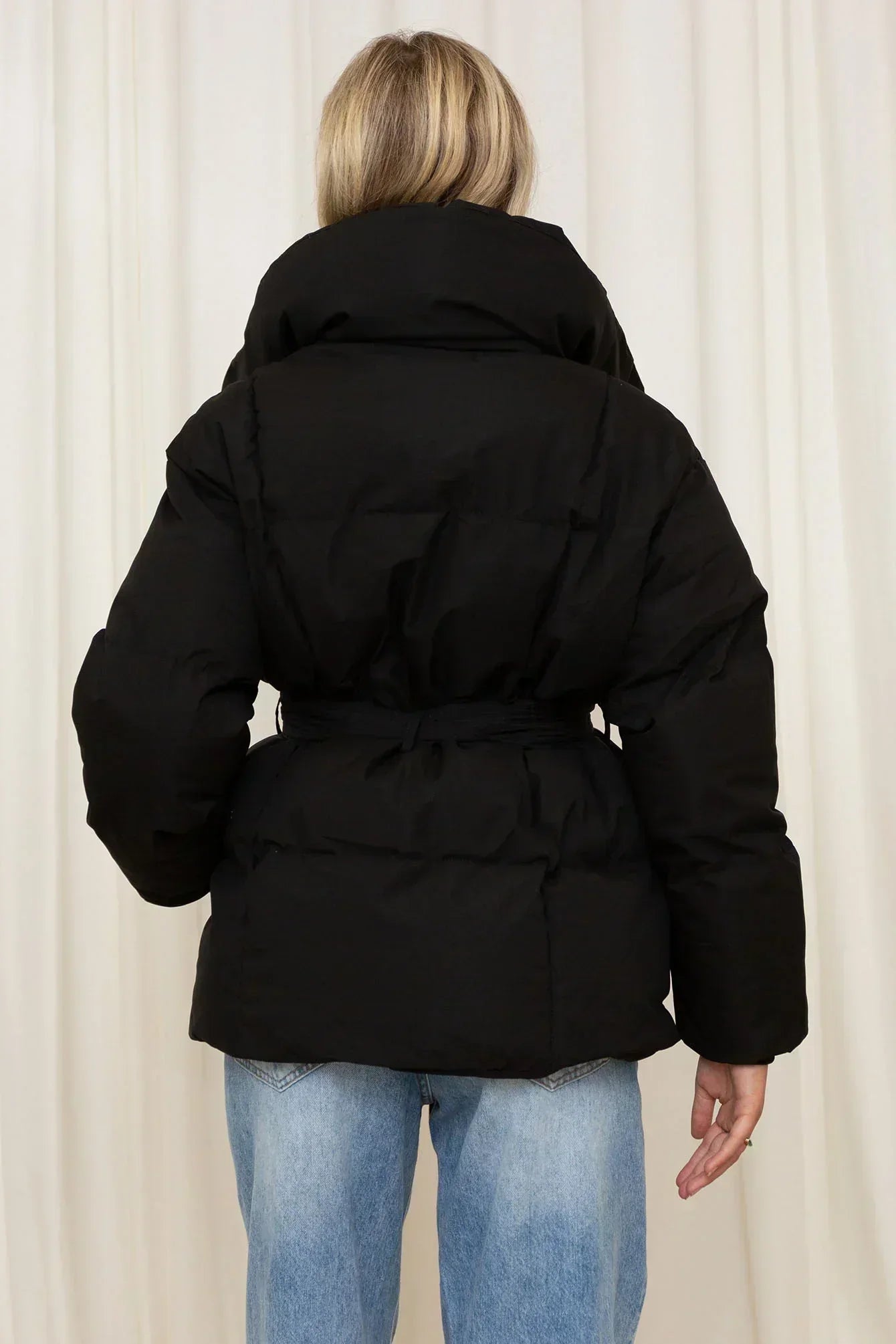 Damen Kurz Pufferjacke - Stehkragen Bindegürtel